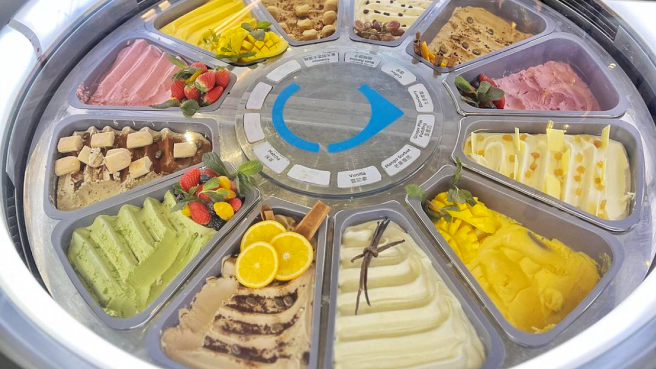 雪糕關注組爆紅！北角酒店自助餐打卡名物旋轉雪糕機　維港海景下任食12款Gelato