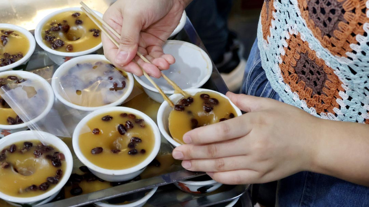 街坊長龍糕品舖 扎根佐敦 18 年 / 超軟糯手工製黃糖砵仔糕