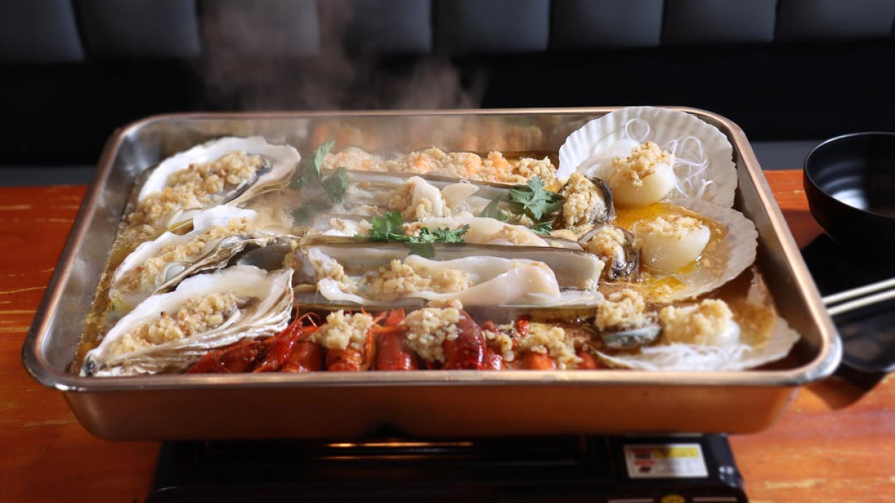 尖沙咀宵夜川菜館 食 1 元雞煲 / 招牌蟹粥 烤魚 海鮮大咖