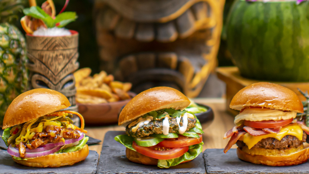 大坑人氣餐廳酒吧新推熱帶風情漢堡系列！印尼炸雞／羊肉肉餅／鯛魚柳／香烤五花肉等足料配搭