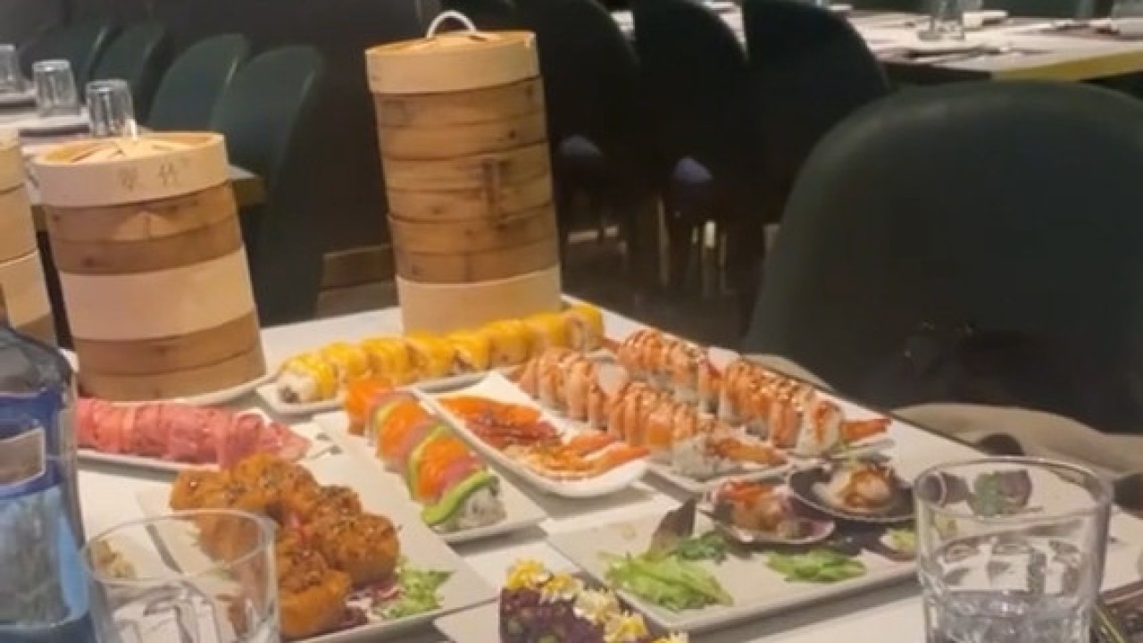 抖音TikTok網紅食放題眼闊肚窄全枱剩菜超浪費！　埋單被餐廳罰款120歐羅