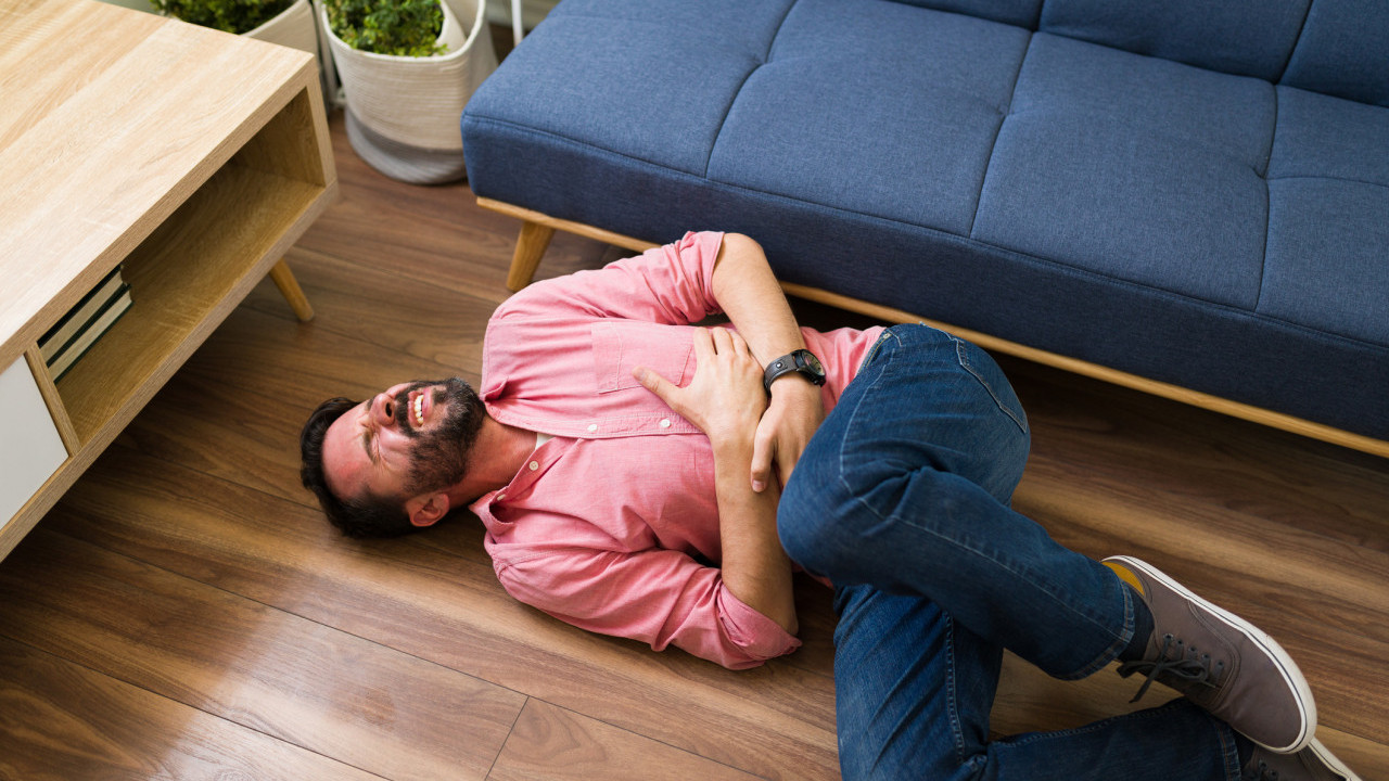 20歲男胃穿孔痛到地上滾 醫生分析原因／5方法預防胃潰瘍