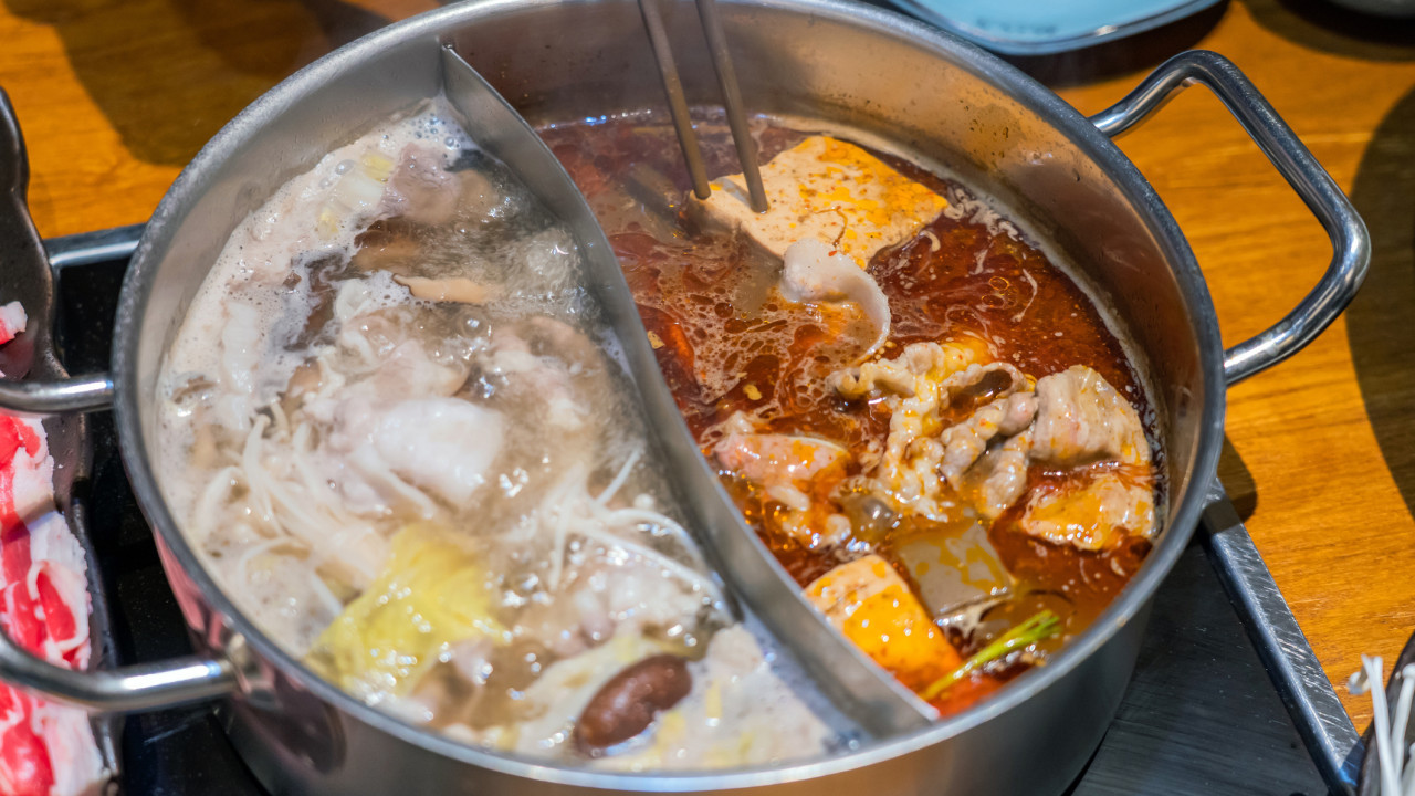 女童店內亂跑撞跌火鍋致二級燙傷 家長反要求店家作全額賠償惹熱議