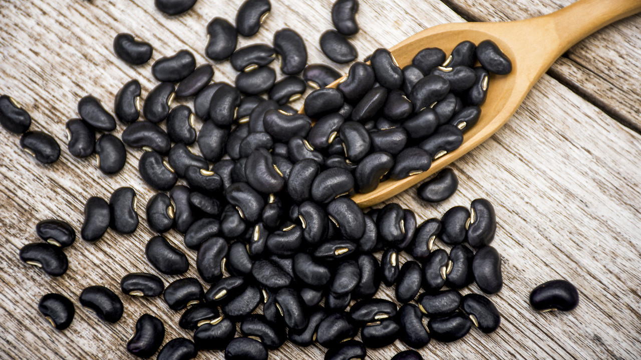 餐餐食黑豆控制血壓 結果尿不出腎臟出事／營養師解釋原因