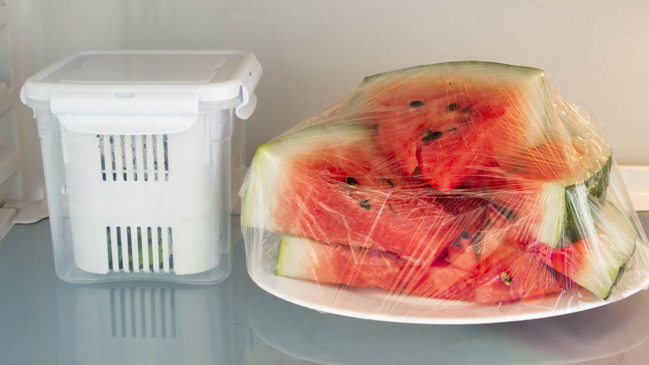 男子為慳錢$10買半個西瓜 冷藏兩日再食致全家食物中毒