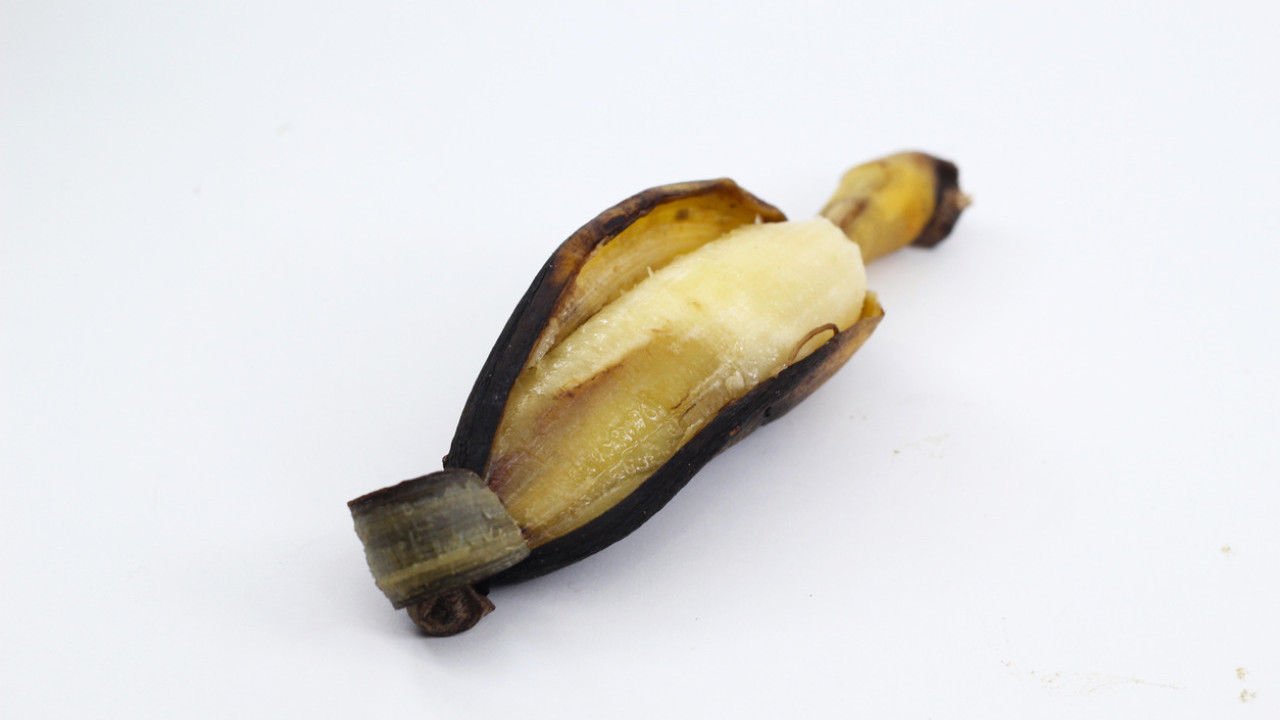 網傳香蕉果肉瘀黑代表有蟲 專家闢謠解釋變軟發黑原因