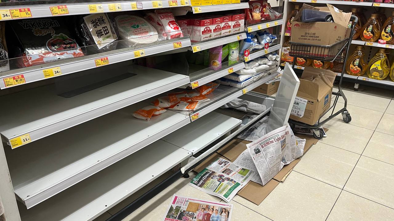 「盲搶鹽」殺到香港！多間超級市場鹽貨架被清空