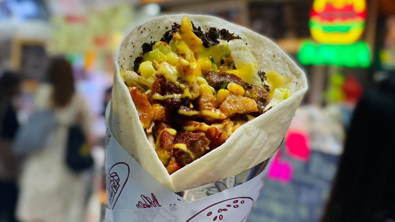 葵廣爆餡足料墨西哥捲餅專門店！燒汁牛肉煙肉芝士／辣肉腸芝士炒蛋捲餅／黑松露飛魚子薯條