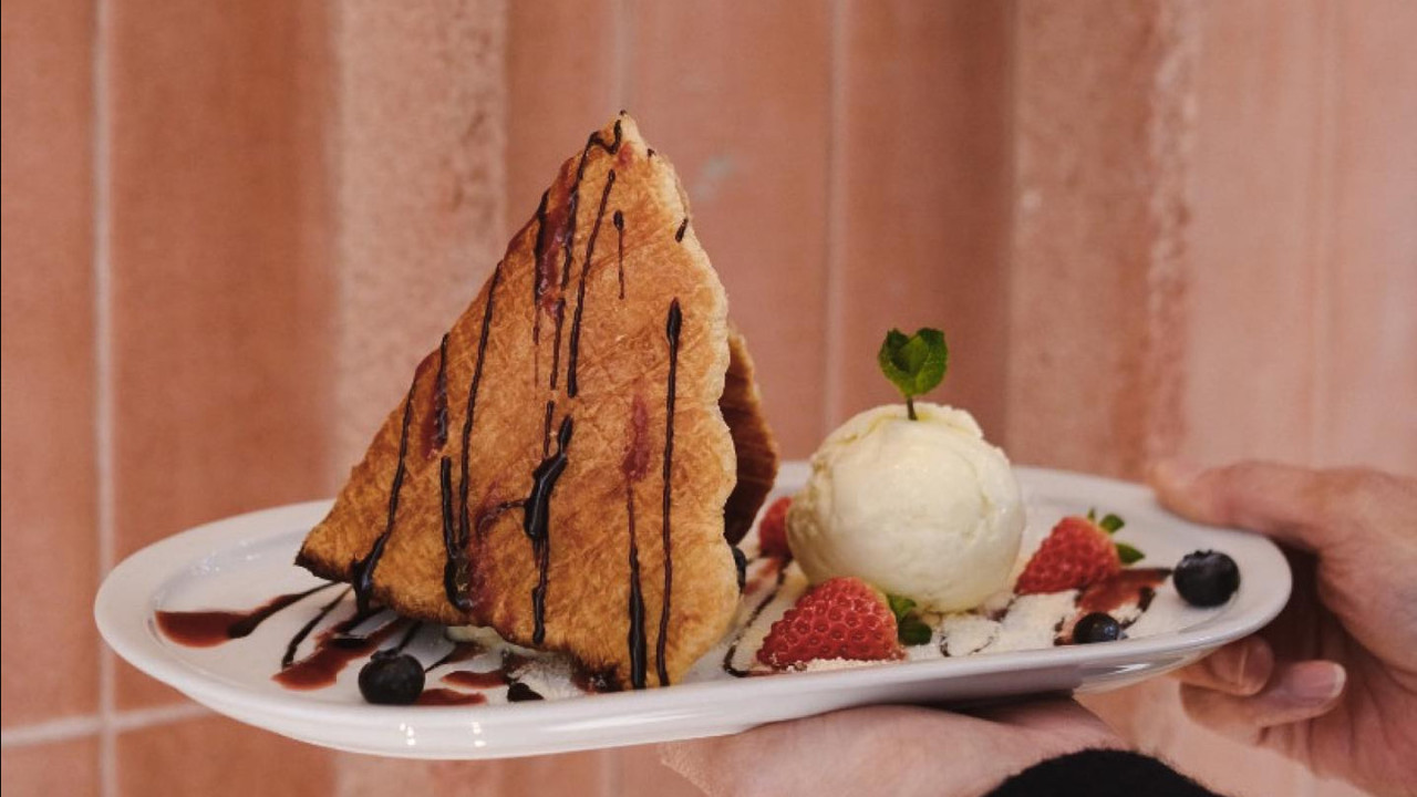 打卡紅磚拱門！太子朝啡夕酒餐廳「2 Soon Cafe」寵物友善室外座位／爆餡厚切西多士／炸豬扒三文治／西班牙油炸鬼