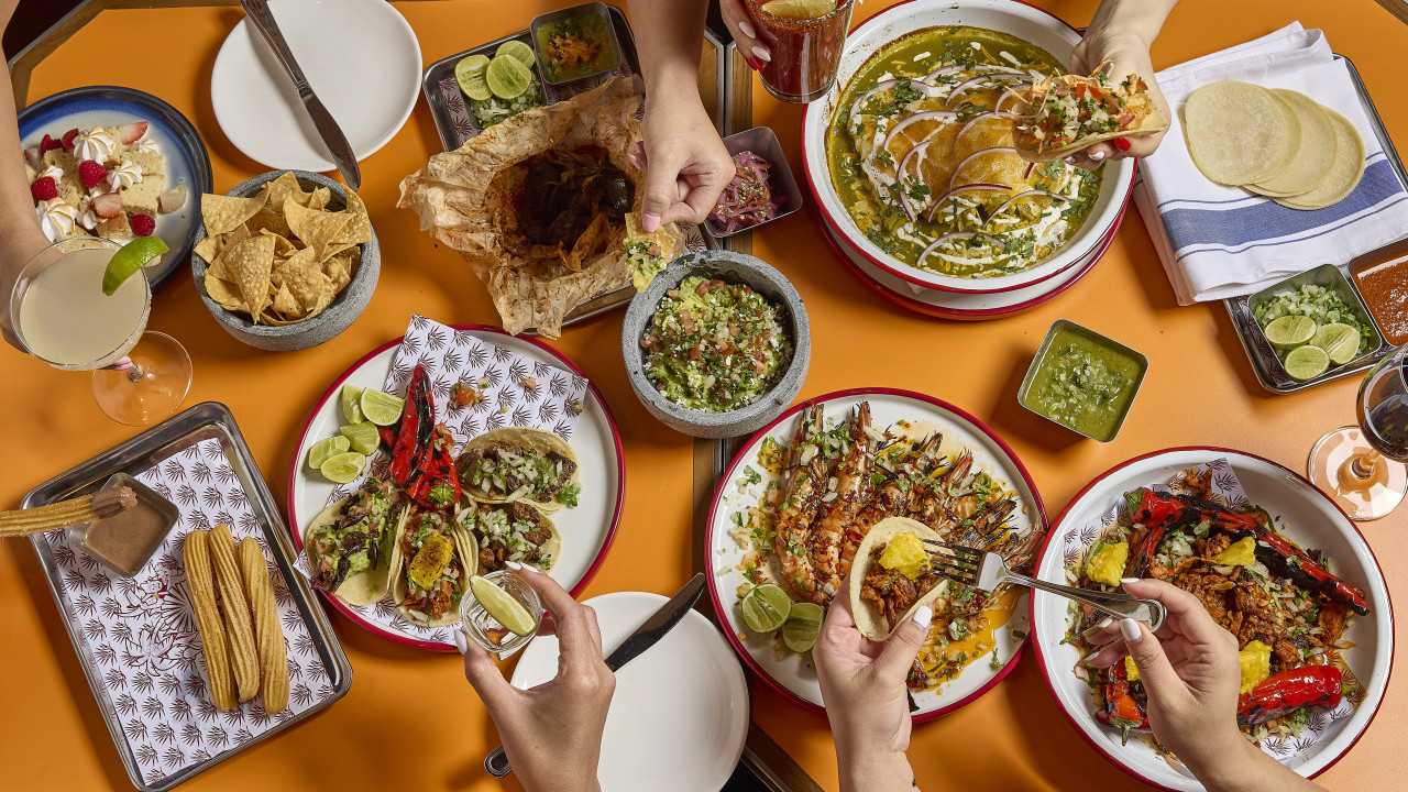灣仔新開渡假風墨西哥餐廳「El Taquero」   旋轉烤肉串架／牛肋骨肉條／醃海鮮／仙人掌粟米夾餅／Churros