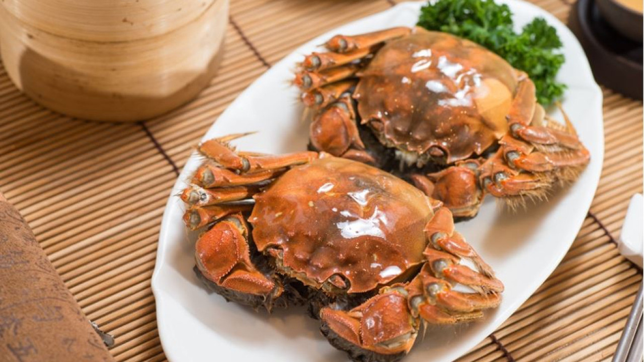 兩間港式餐廳推出120分鐘任食雞煲及大閘蟹套餐   麻辣雞煲／胡椒豬肚雞煲／藥膳醉雞煲