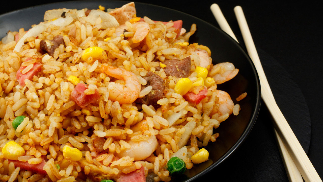 食客批灣仔某冰室炒飯用珍珠米似「食灰」 未熟透呈粉狀／大數冰室3宗罪