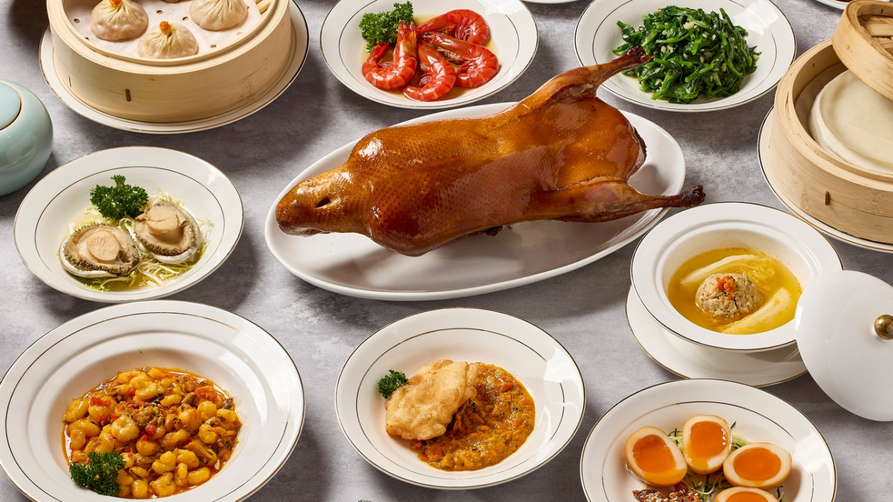 中環中菜館「霞飛飛」推出大閘蟹套餐   片皮鴨／醉蝦／醉鮑魚／蟹粉小籠包／蟹粉脆皮百花釀花膠