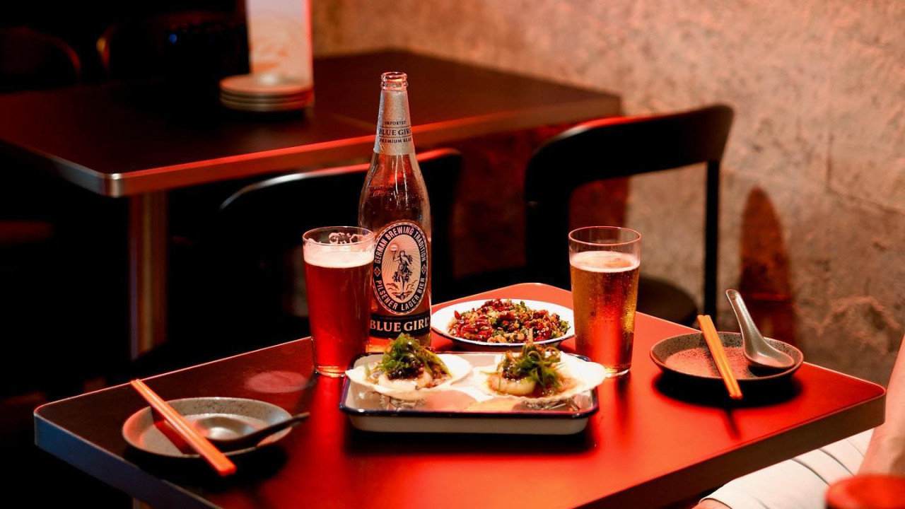 西營盤新開大排檔主題中菜館「Shop B」露天座位／Juicy脆皮炸乳鴿／黑椒薯仔一口牛／薑蔥蠔