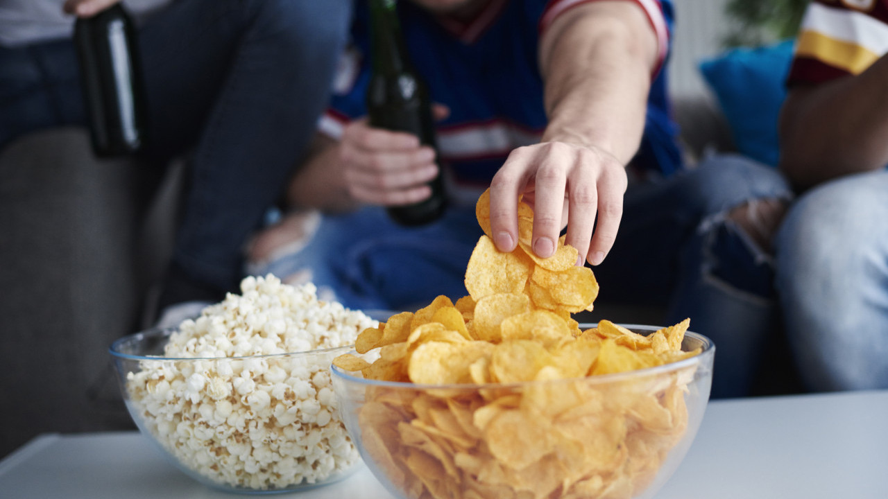 研究：吃薯片易令人發脾氣兼具攻擊性 影響比酒精還嚴重／多吃恐患抑鬱症