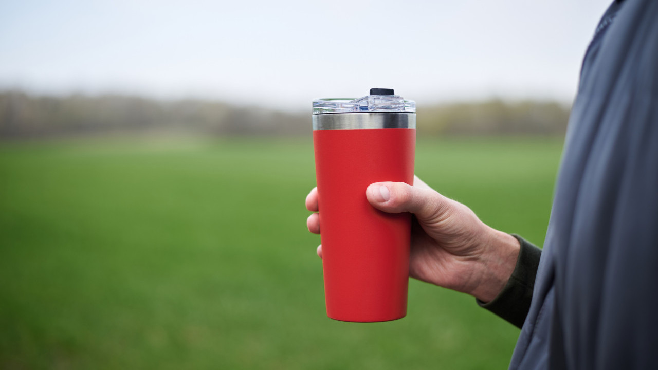 大火燒車保溫杯竟完好無缺冰塊未融 公司即送厚禮成最強宣傳