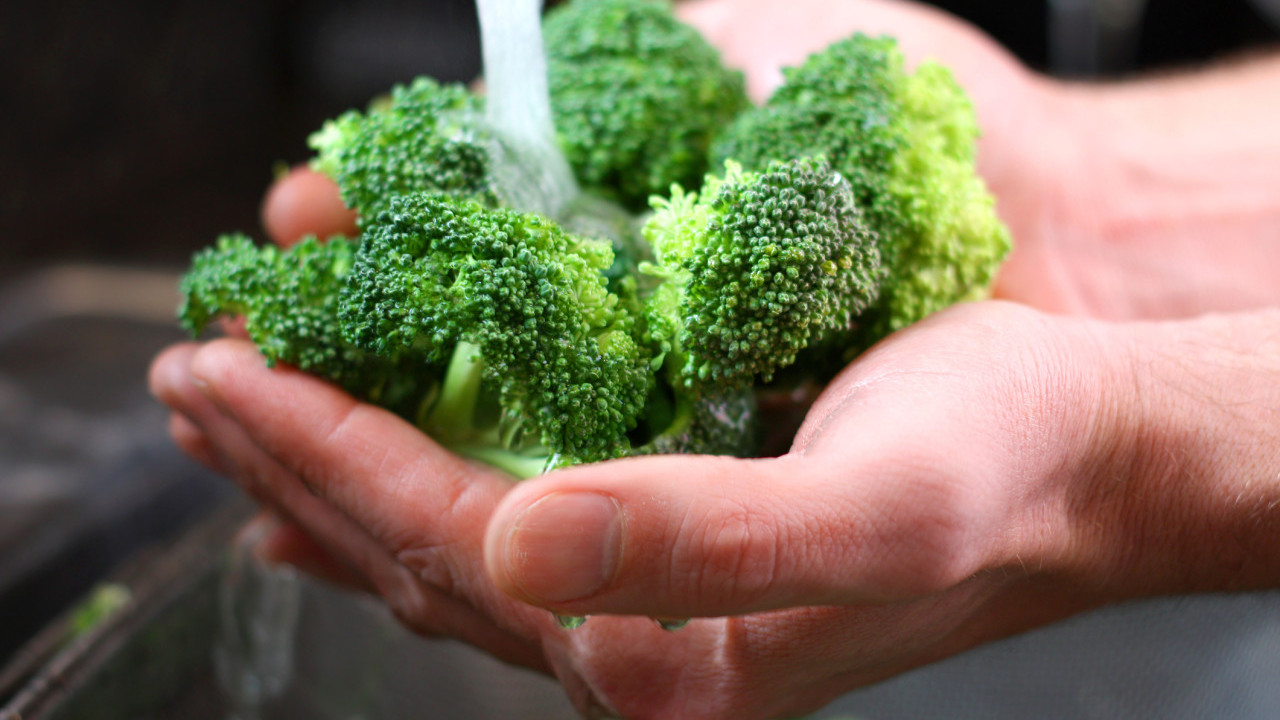 洗西蘭花方法｜專家3步快速清洗 徹底去除菜蟲／防止變黃方法