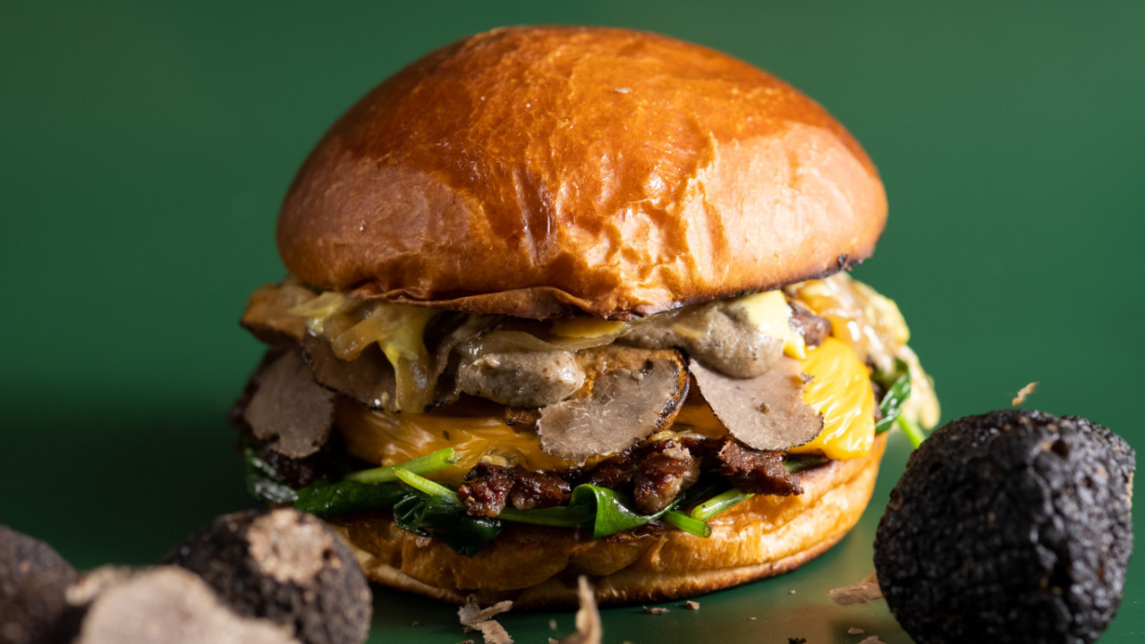 銅鑼灣及沙田人氣手工漢堡店「Sick! Burger」推出冬日新品   鮮刨黑松露牛肉漢堡／黑松露薯條／黑糖拖肥雪糕西多／士多啤梨乳酪奶昔