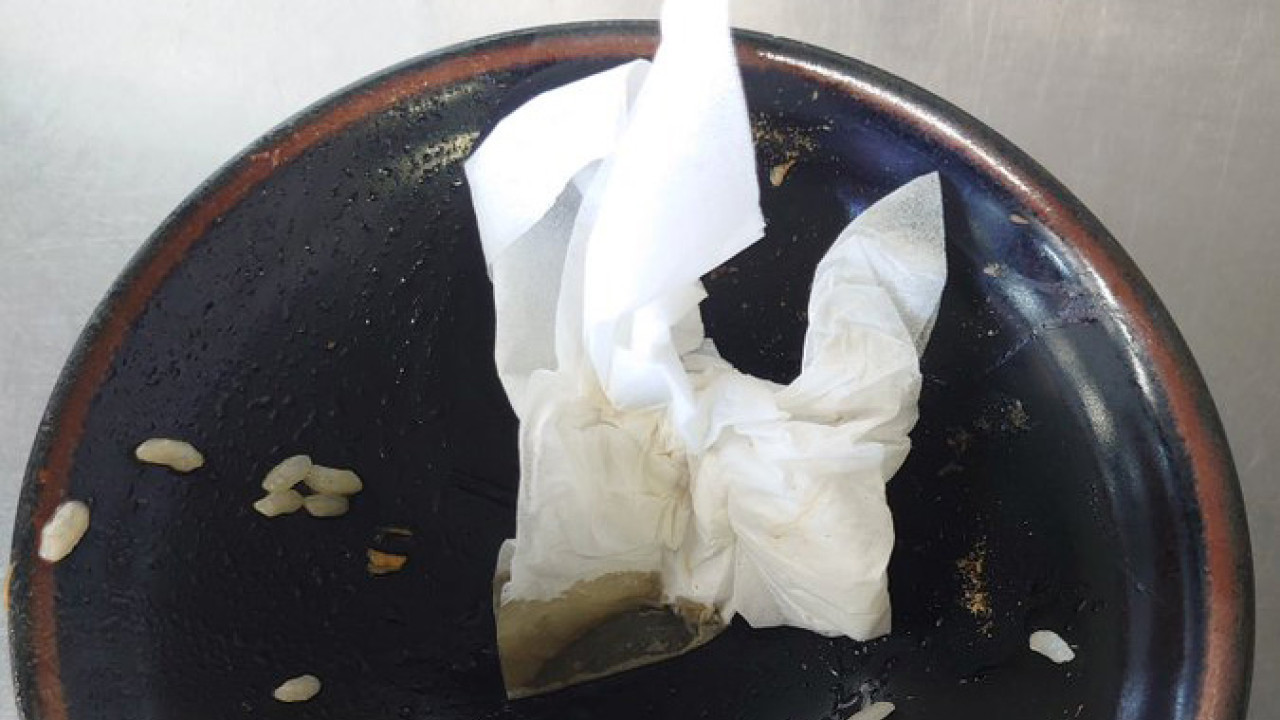 日本拉麵店怒轟食客放紙巾入碗 當地律師：食客一原因或要負賠償責任