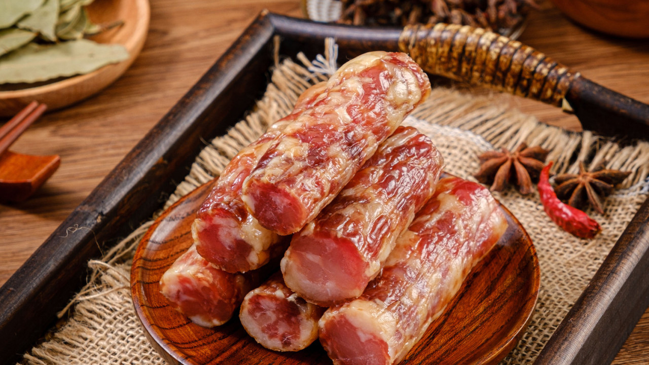 2款臘腸鈉含量超標示 中心下令停售相關批次