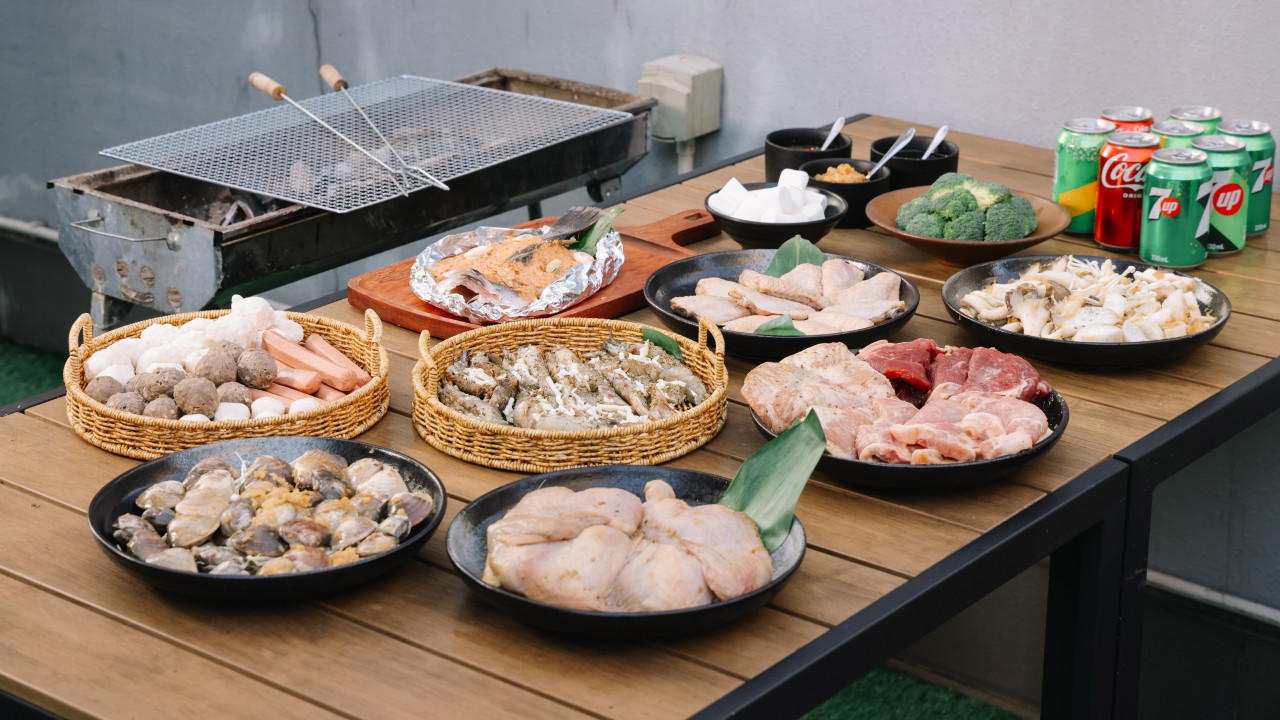 泰鳩新出露天海鮮 BBQ 套餐  人均 $197 起！旺角鬧市燒足 4 個鐘
