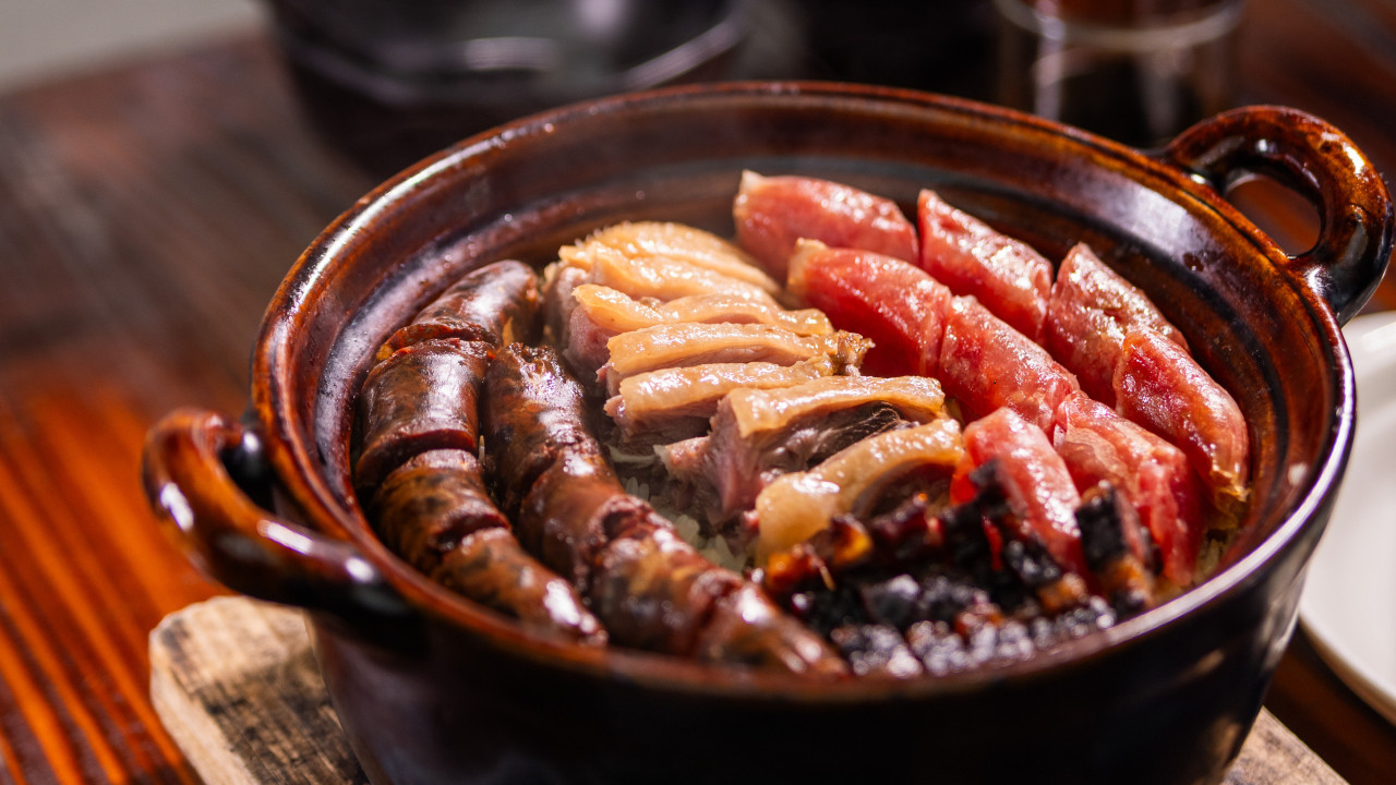 煲仔飯天花板！ 元朗車仔麵店最強出品 普洱茶煮香脆飯焦