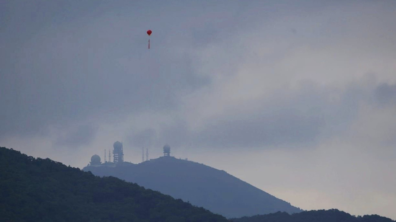 上水驚現巨型神秘紅汽球 網民估係探測儀天文台咁回應