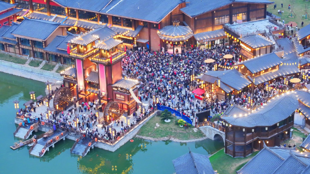 國慶黃金週北上舖頭休息？網民：年中無休10.1返大陸係勇者1建議舒服啲