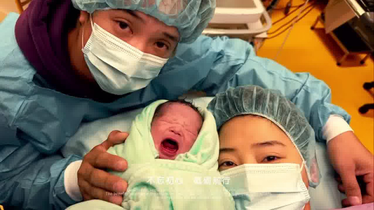 「屯門娜娜」宣布誕下兒子 曾與Happy伯屯門公園勁歌熱舞成熱話