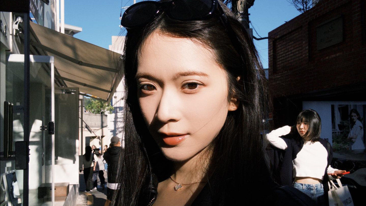 Cloud Yun Haoying Interview: Host Faces Backlash for Inappropriate Questions