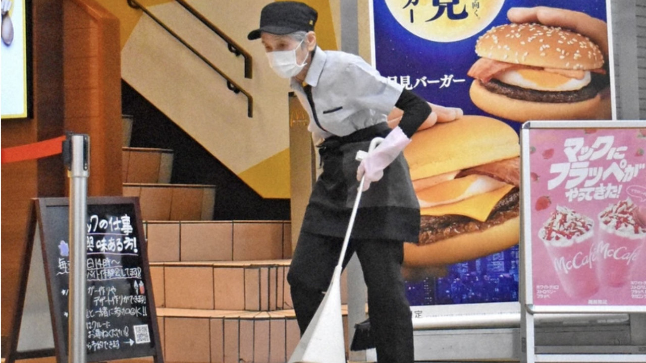 92歲婆婆最年長麥當勞員工  熱愛上班25年來零請假！親揭長壽秘訣全靠食漢堡？ 