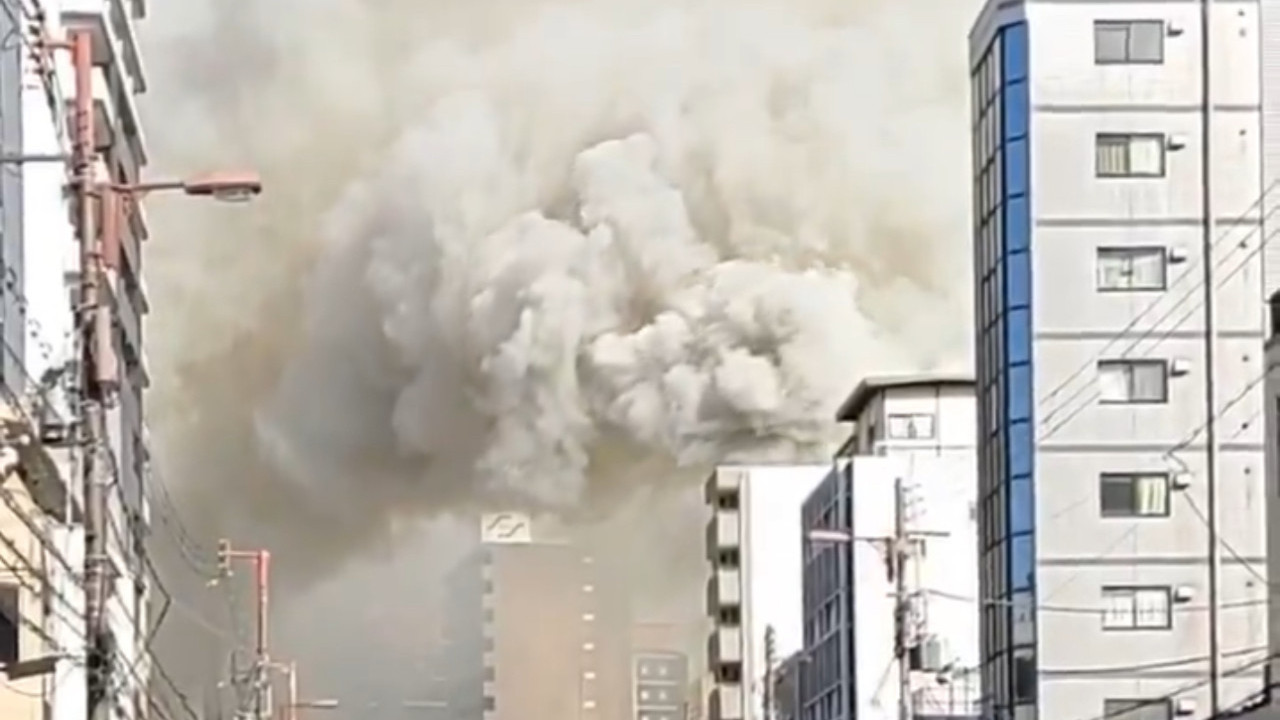 有片！大阪地標通天閣旁商店街大火 濃煙直衝半空未知傷亡