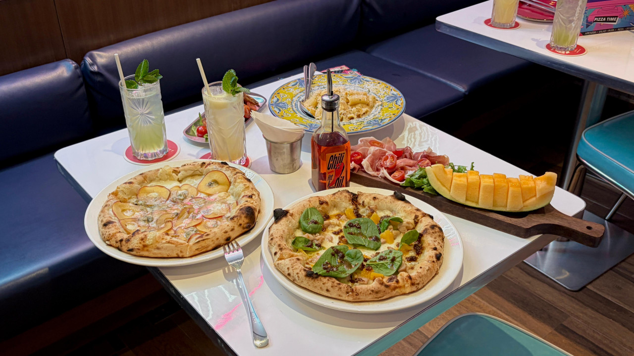 Jacomax Pizzeria驚喜重返銅鑼灣！必試全港獨家椰子號沙嗲醬Pizza / 藍芝士蘋果薄餅
