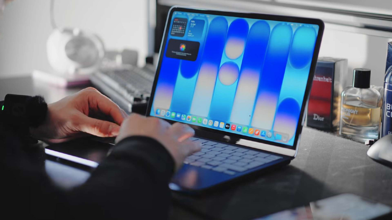 8GB RAM 係電子垃圾？網紅「暴力實測」MacBook Neo！這樣狂玩都唔 Lag