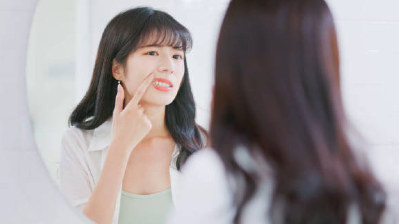 以為牙齦流血好小事？醫生警告：牙周病細菌恐逆流「蠶食大腦」 誘發阿茲海默症