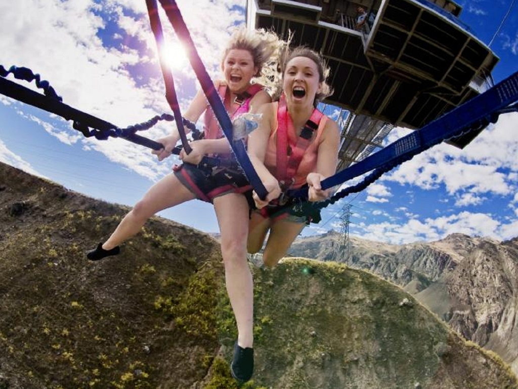 世界最大高空韆鞦：紐西蘭玩命峽谷