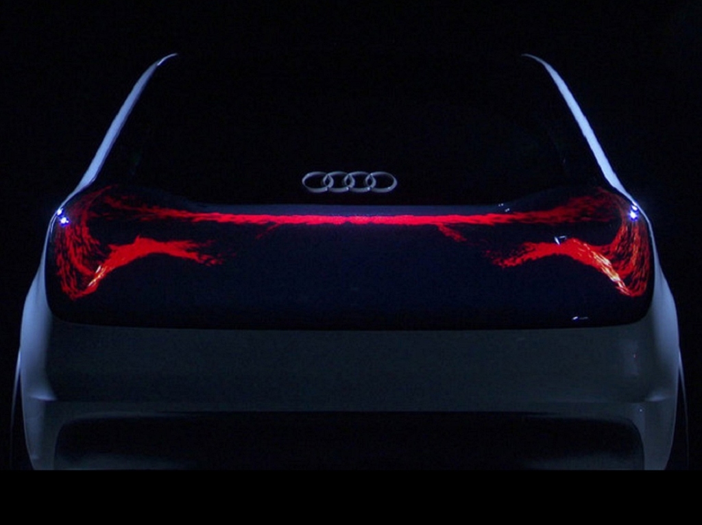 Audi 跑車超型 LED 車尾燈
