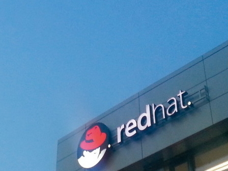 首家開源軟件商 Red Hat 劍指 50 億收入兼搶微軟生意