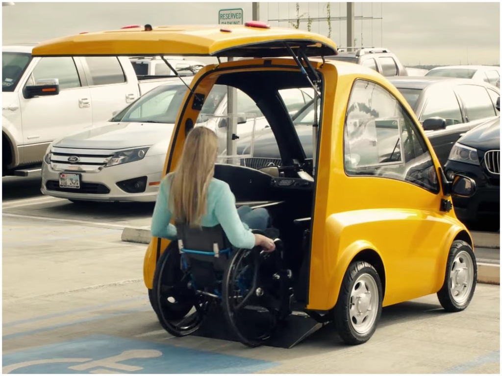 輪椅專用電動車 Kenguru 連人帶椅直接上車