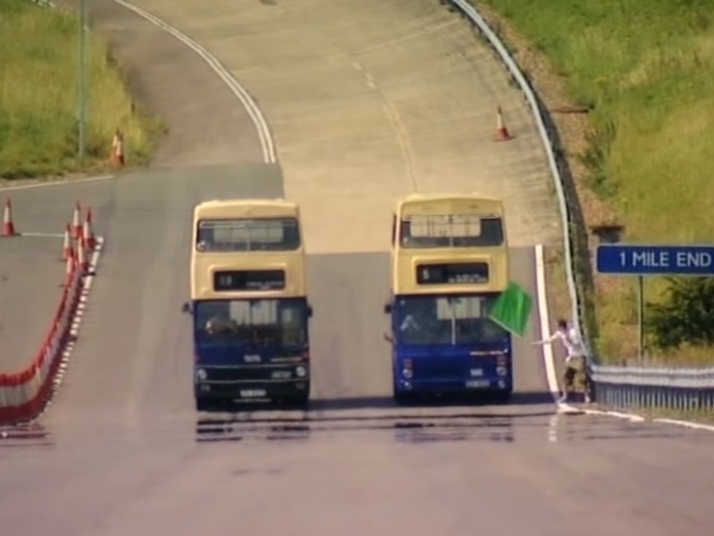 頭文字 Bus 雙層巴士都可以飄移？