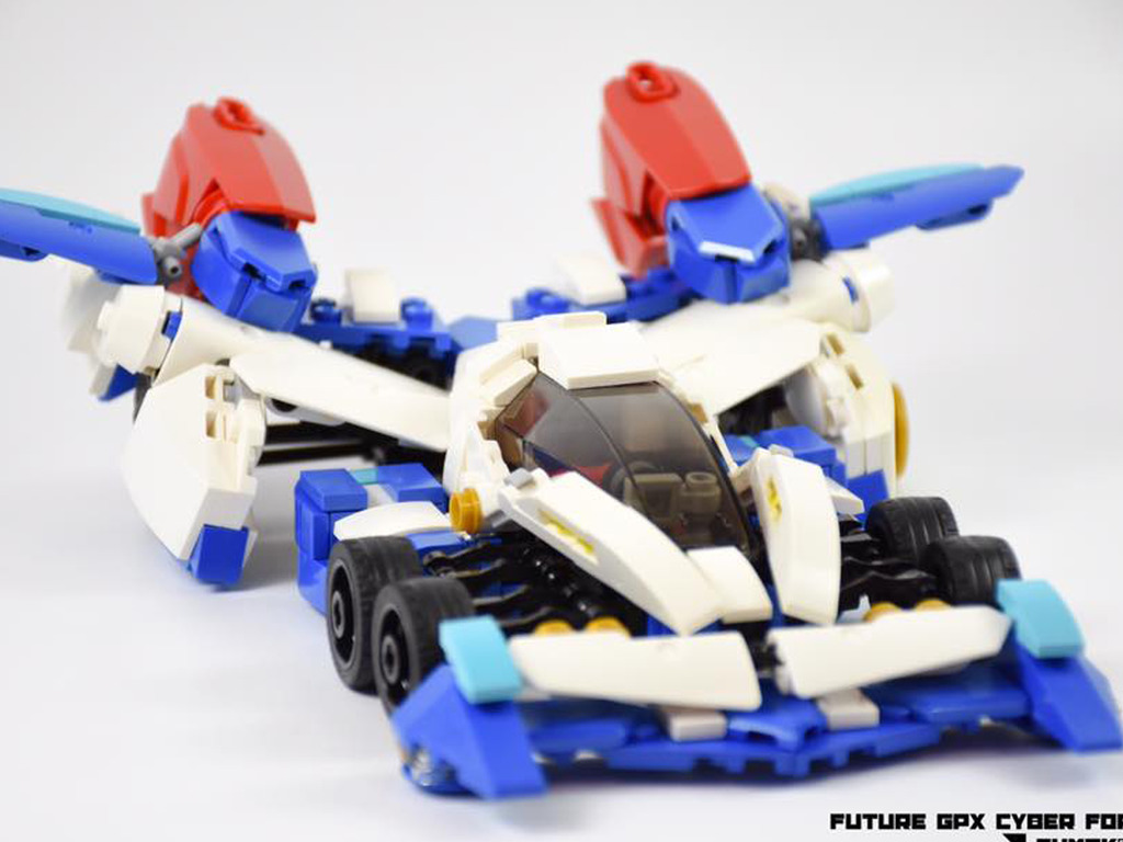 【多圖】LEGO 神人砌高智能方程式 網民：跪求教學