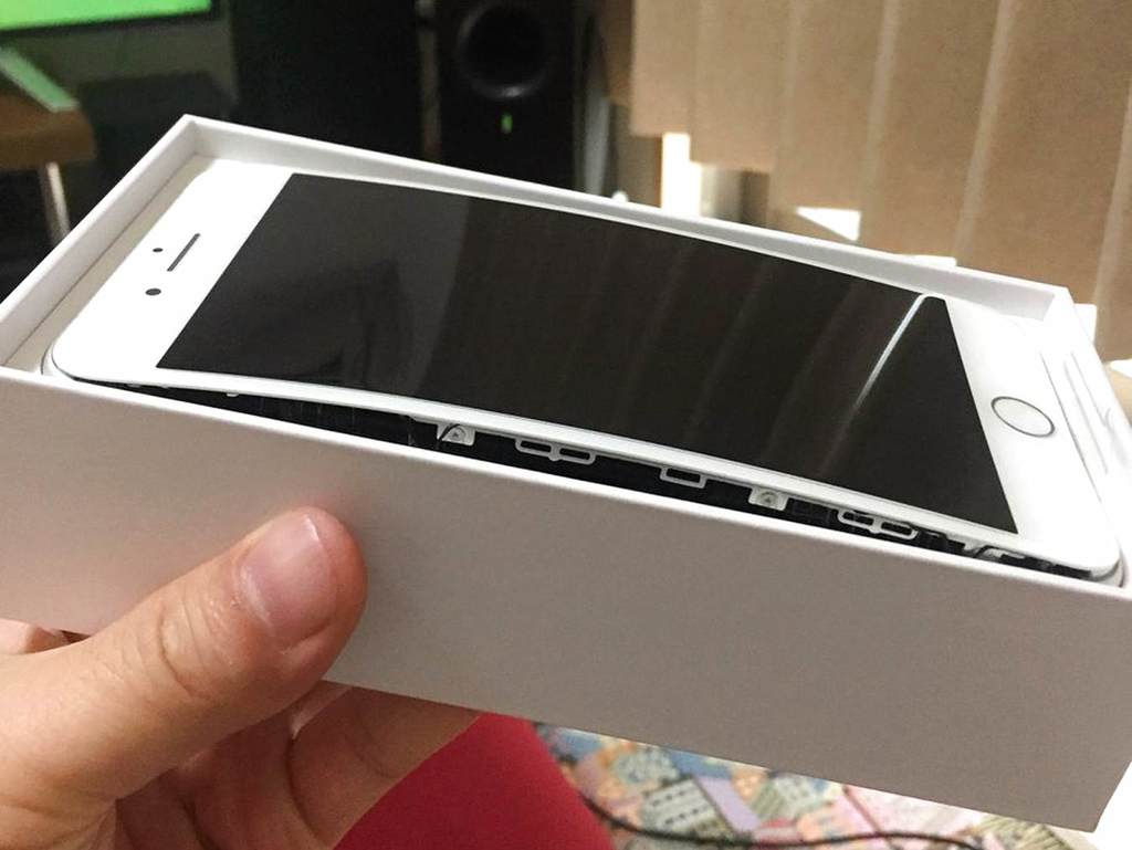 iPhone 8 Plus 新機膨脹爆殼 Apple 決定徹查原因