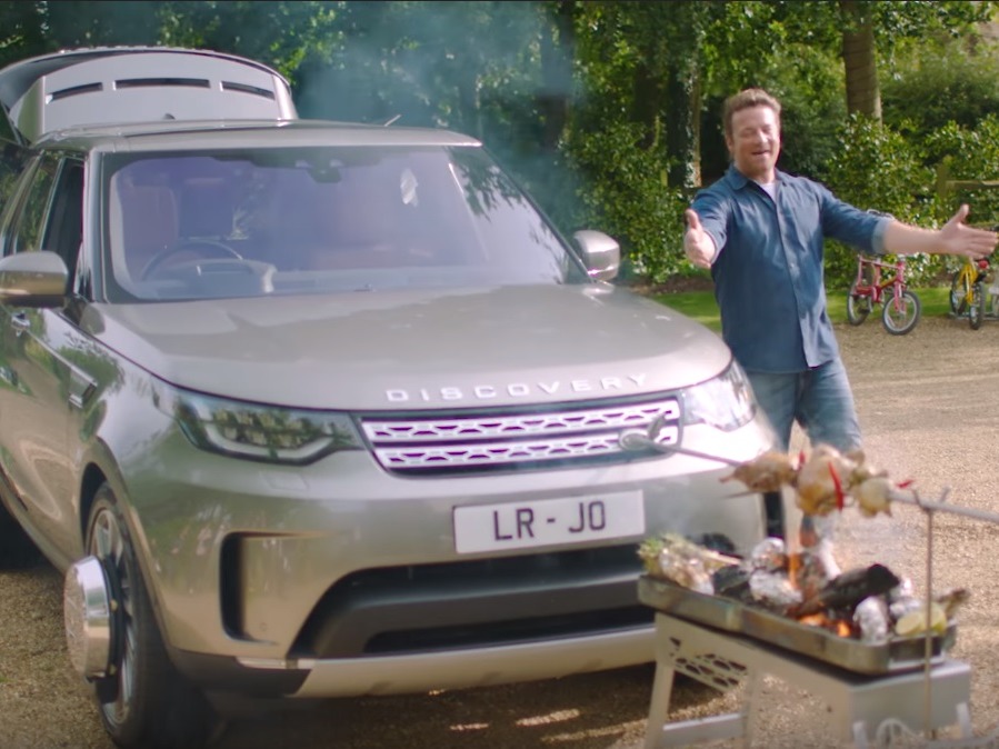 Jamie Oliver 設計！Land Rover Discovery 變身最強流動廚房