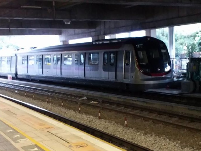東鐵韓製新列車現身沙田月台！鐵道迷新打卡點