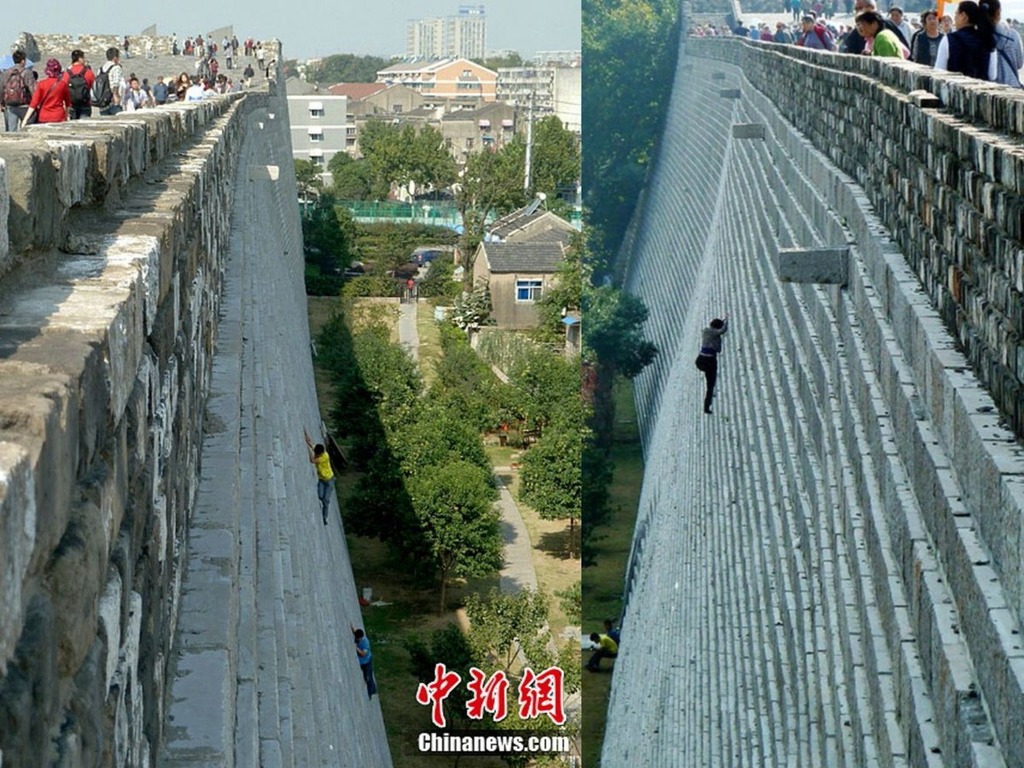 中國大媽逃票徒手爬長城？相片震撼日本網友