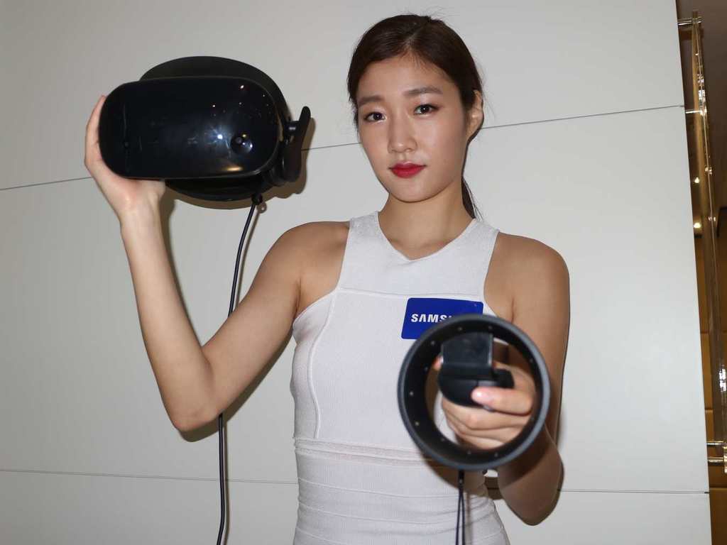 Samsung HMD Odyssey MR 頭盔率先試！畫面逼真操作靈敏