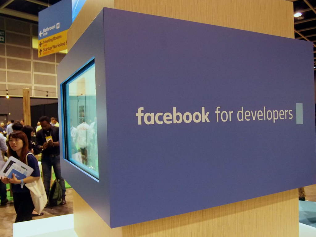 Facebook．Google 全世界擴充 香港無影踪？