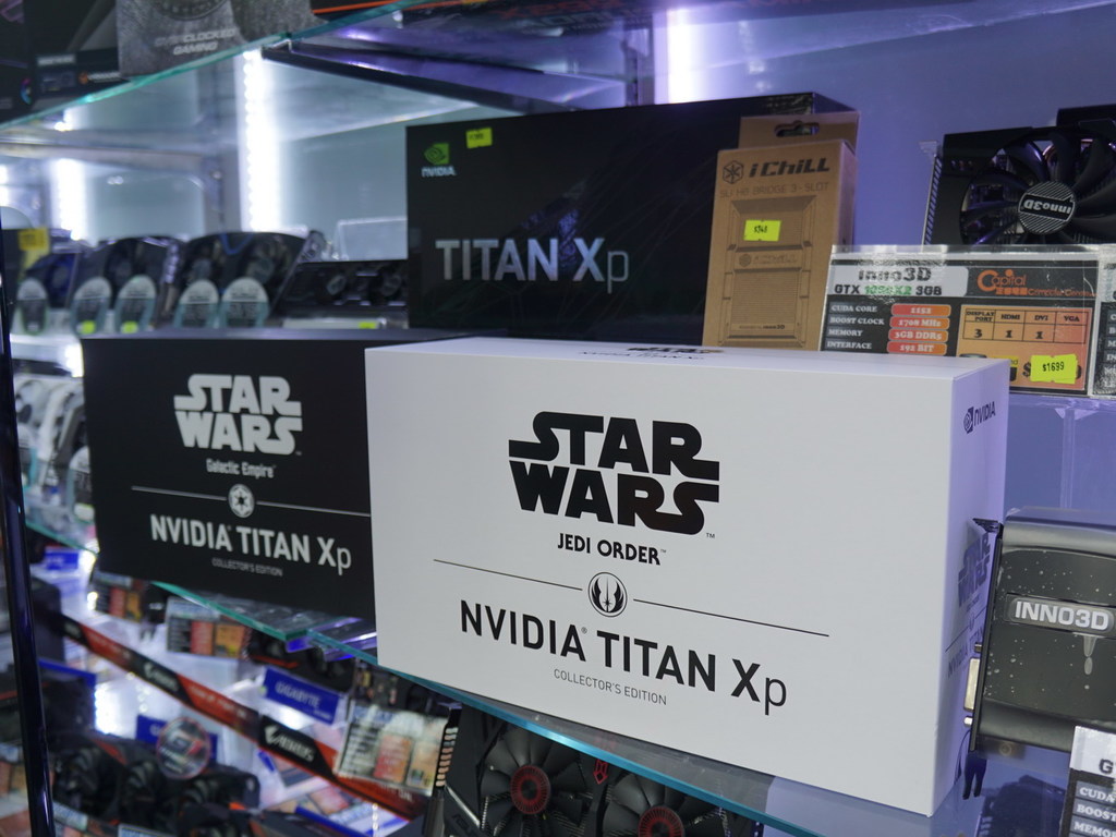 Titan Xp 現身腦場！  一紅一綠星戰限量版