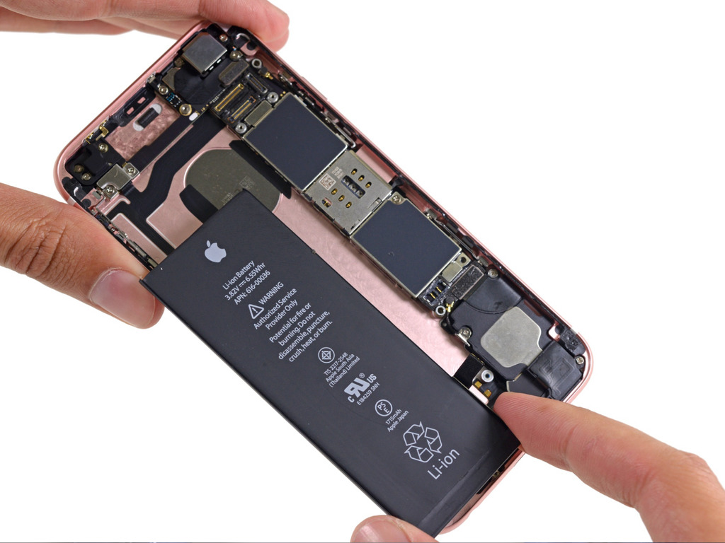 Apple 降舊 iPhone 效能致歉補鑊！換電池只需 $228