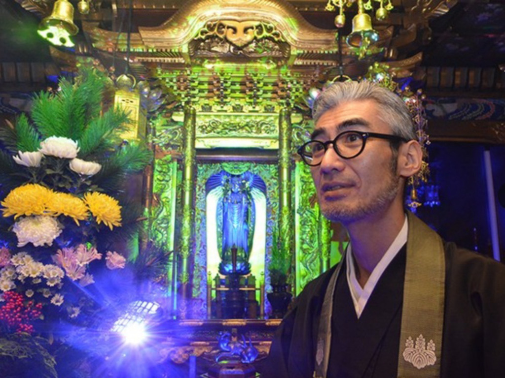 日本佛寺 DJ 僧侶用「電音法事」弘揚佛法